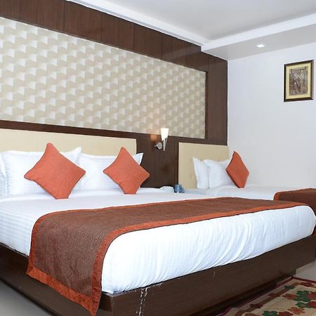 Buxar Vaishnavi Clarks Inn מראה חיצוני תמונה