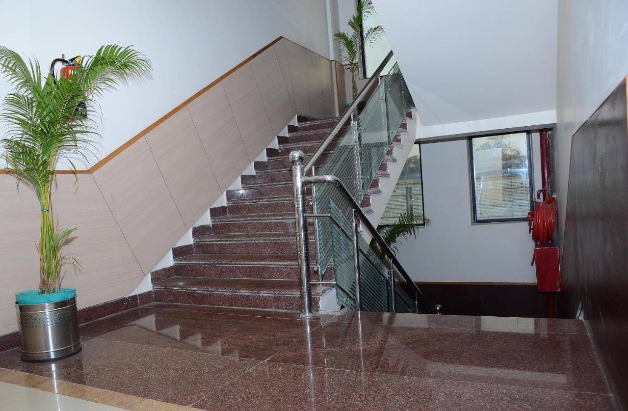Buxar Vaishnavi Clarks Inn מראה חיצוני תמונה