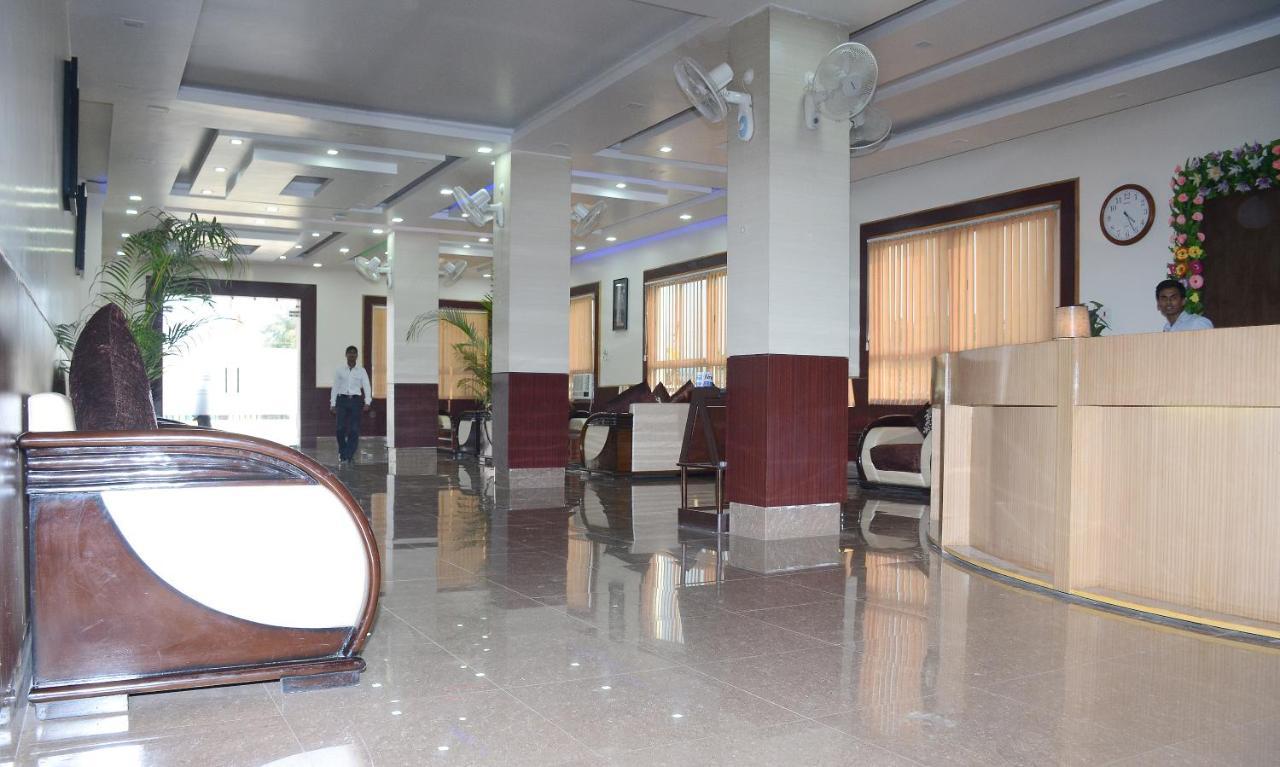 Buxar Vaishnavi Clarks Inn מראה חיצוני תמונה