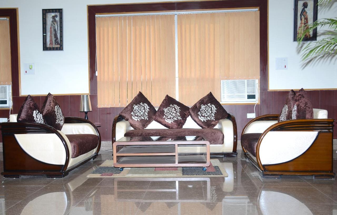 Buxar Vaishnavi Clarks Inn מראה חיצוני תמונה