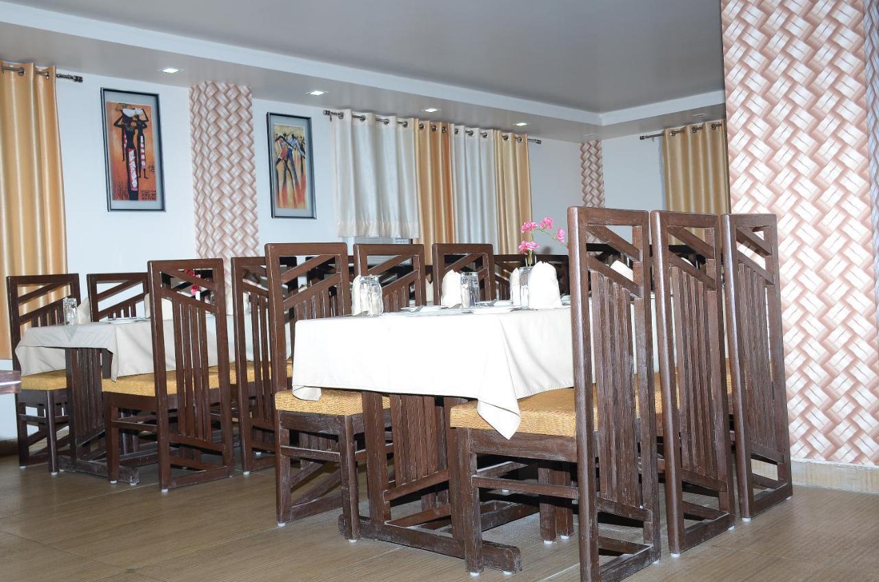 Buxar Vaishnavi Clarks Inn מראה חיצוני תמונה