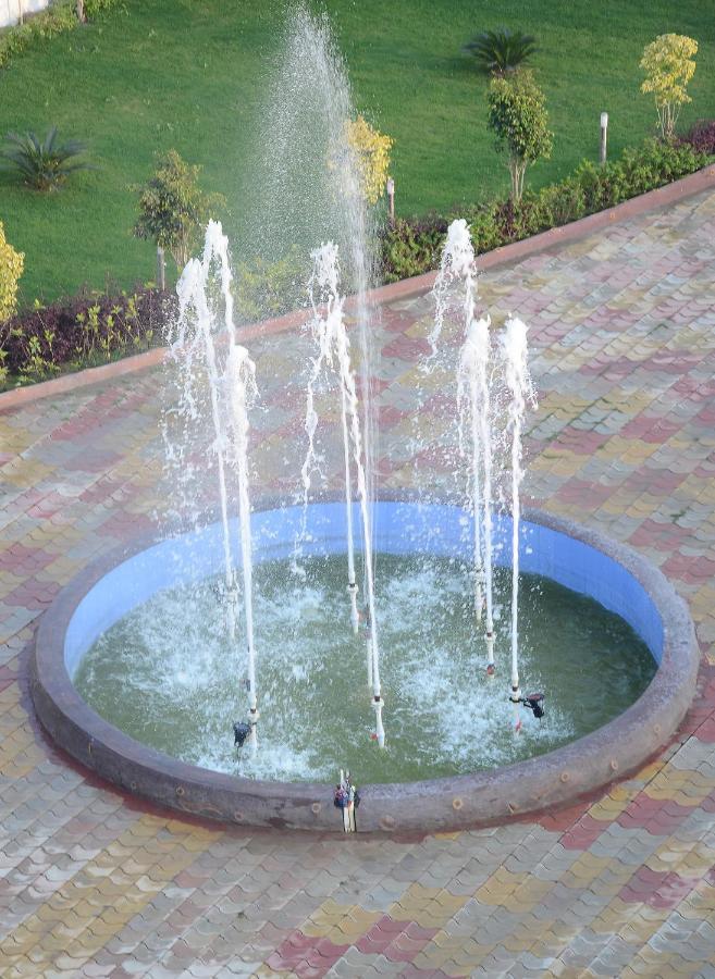 Buxar Vaishnavi Clarks Inn מראה חיצוני תמונה
